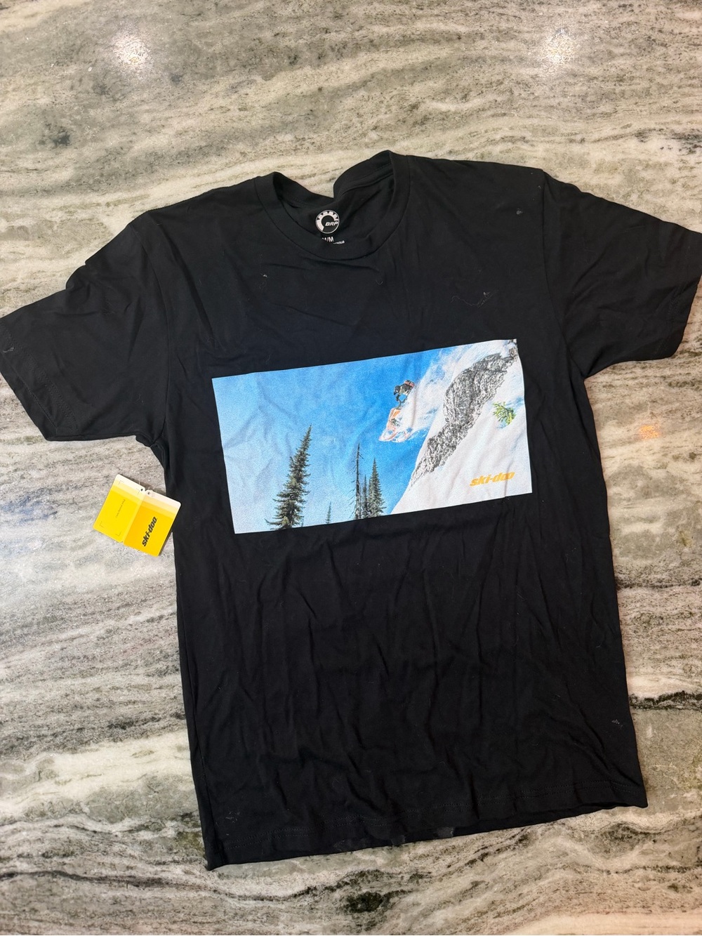NWT Ski-Doo Black Graphic Snow Scene Short-Sleeve Tee 
Men’s Medium